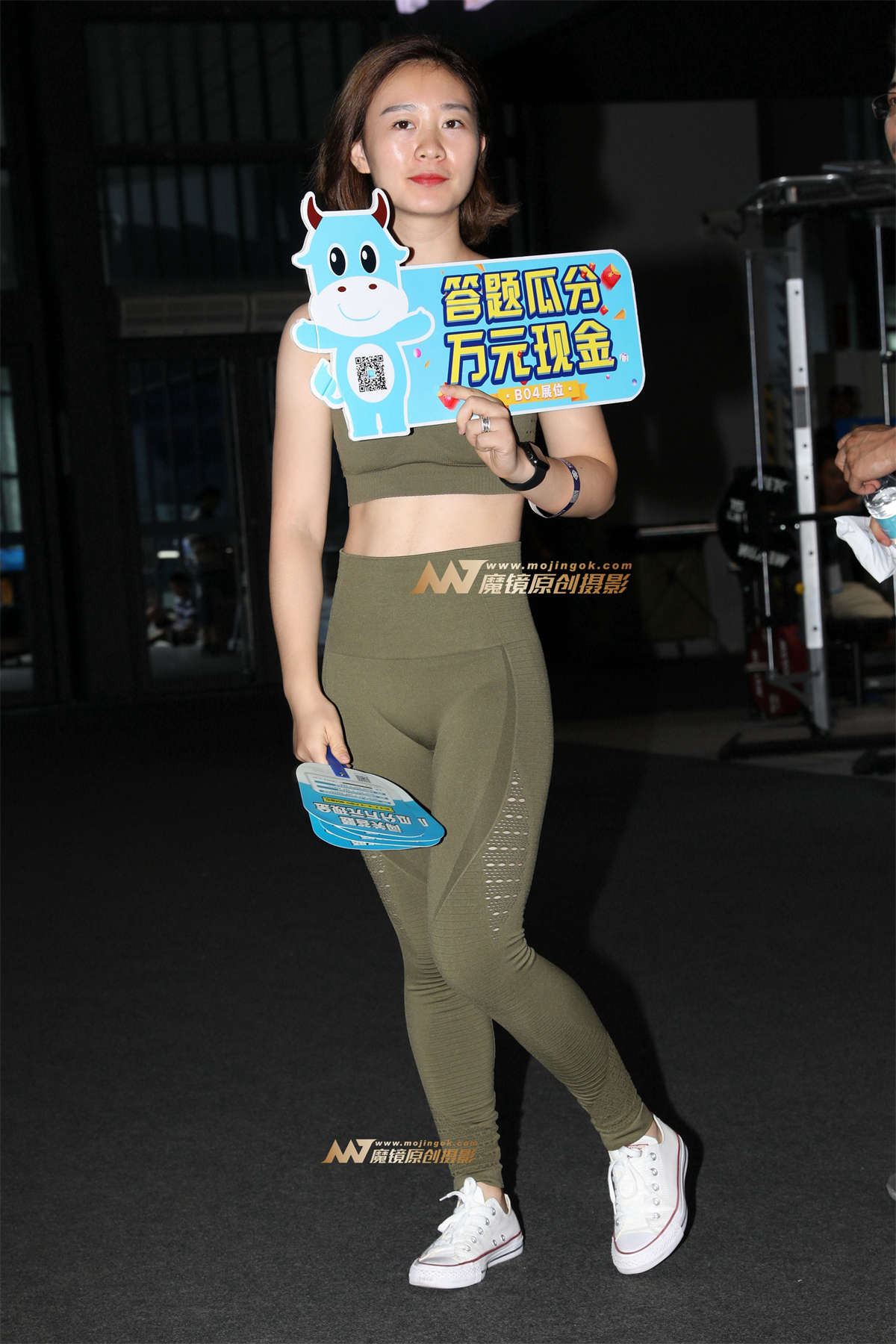 【欧阳幽明赛帖】深棕色瑜伽美女-日更街拍