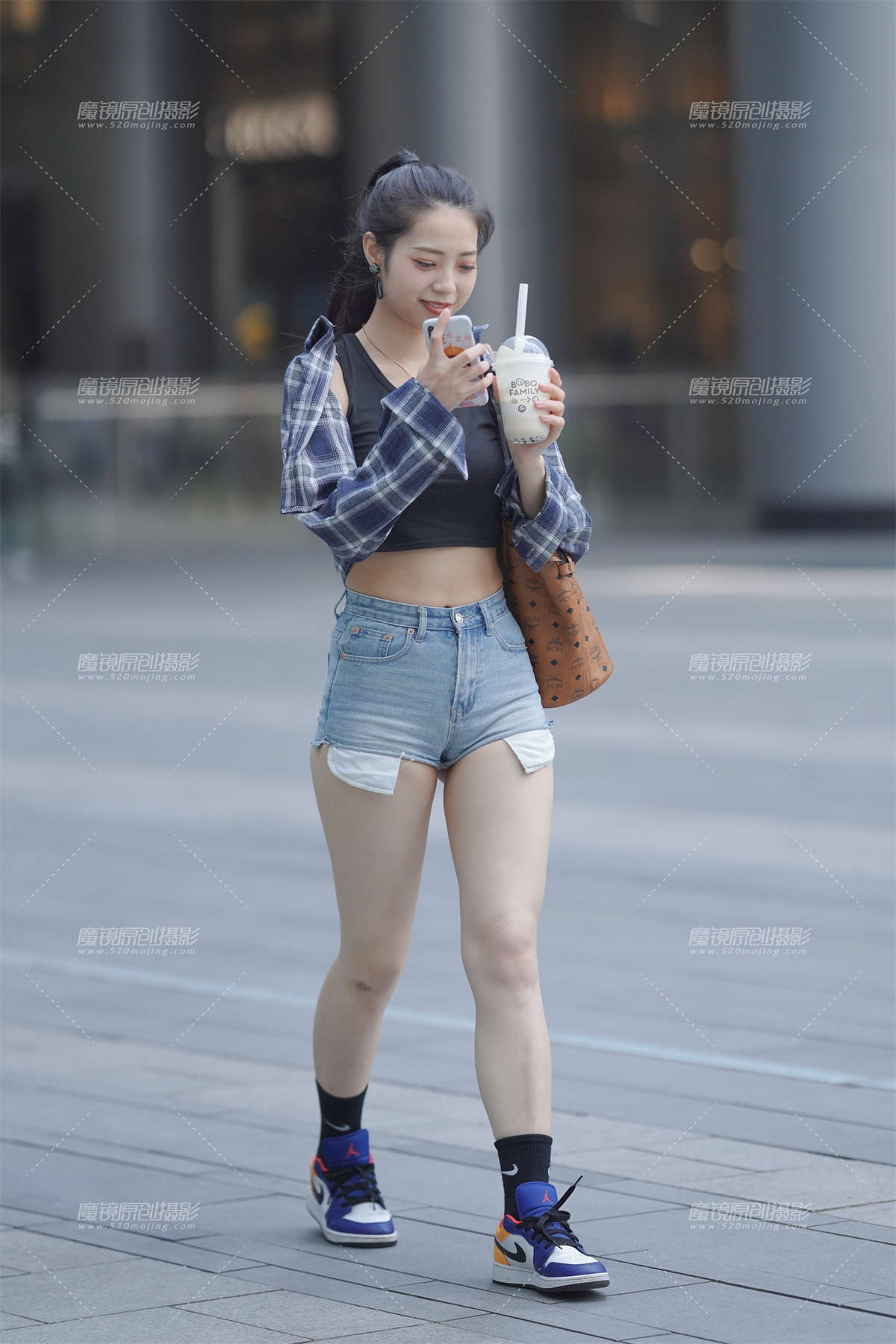 爱笑的女孩-日更街拍