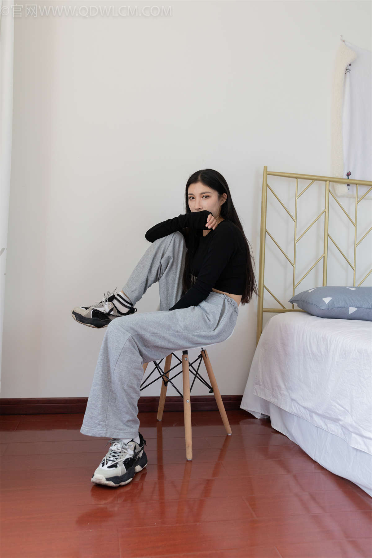 物恋传媒 NO.996 萱萱-如水-日更街拍