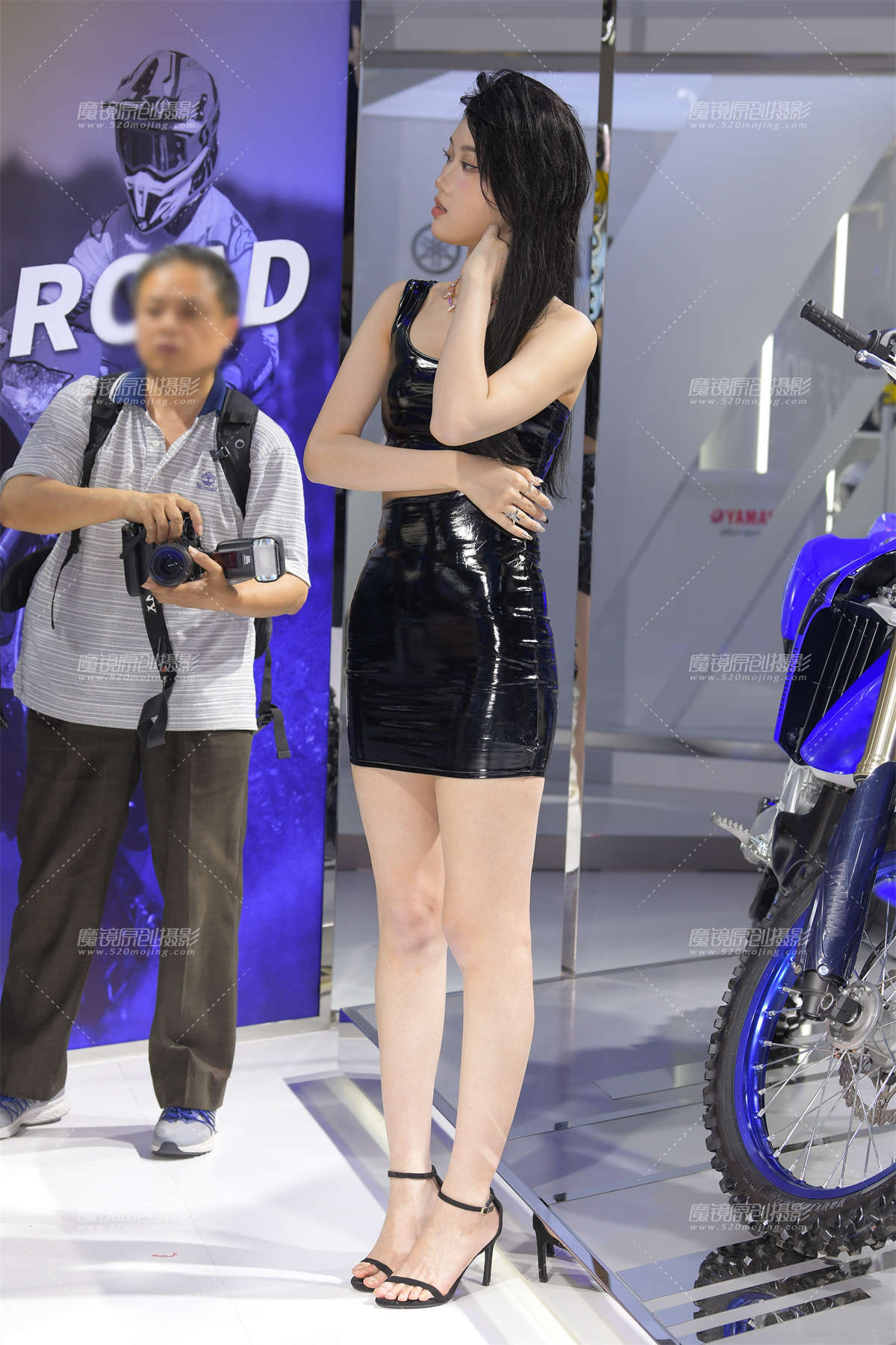 皮裙、长腿美女-日更街拍