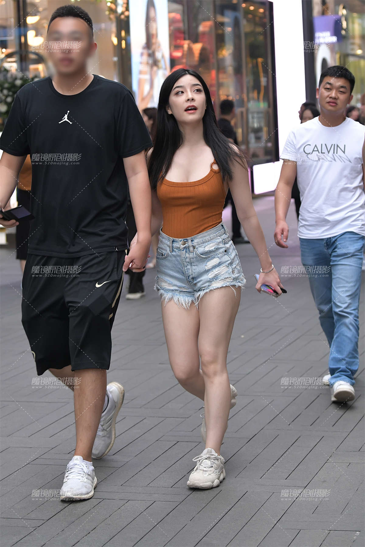 【视觉冲击赛贴】性感热裤翘臀女友-日更街拍