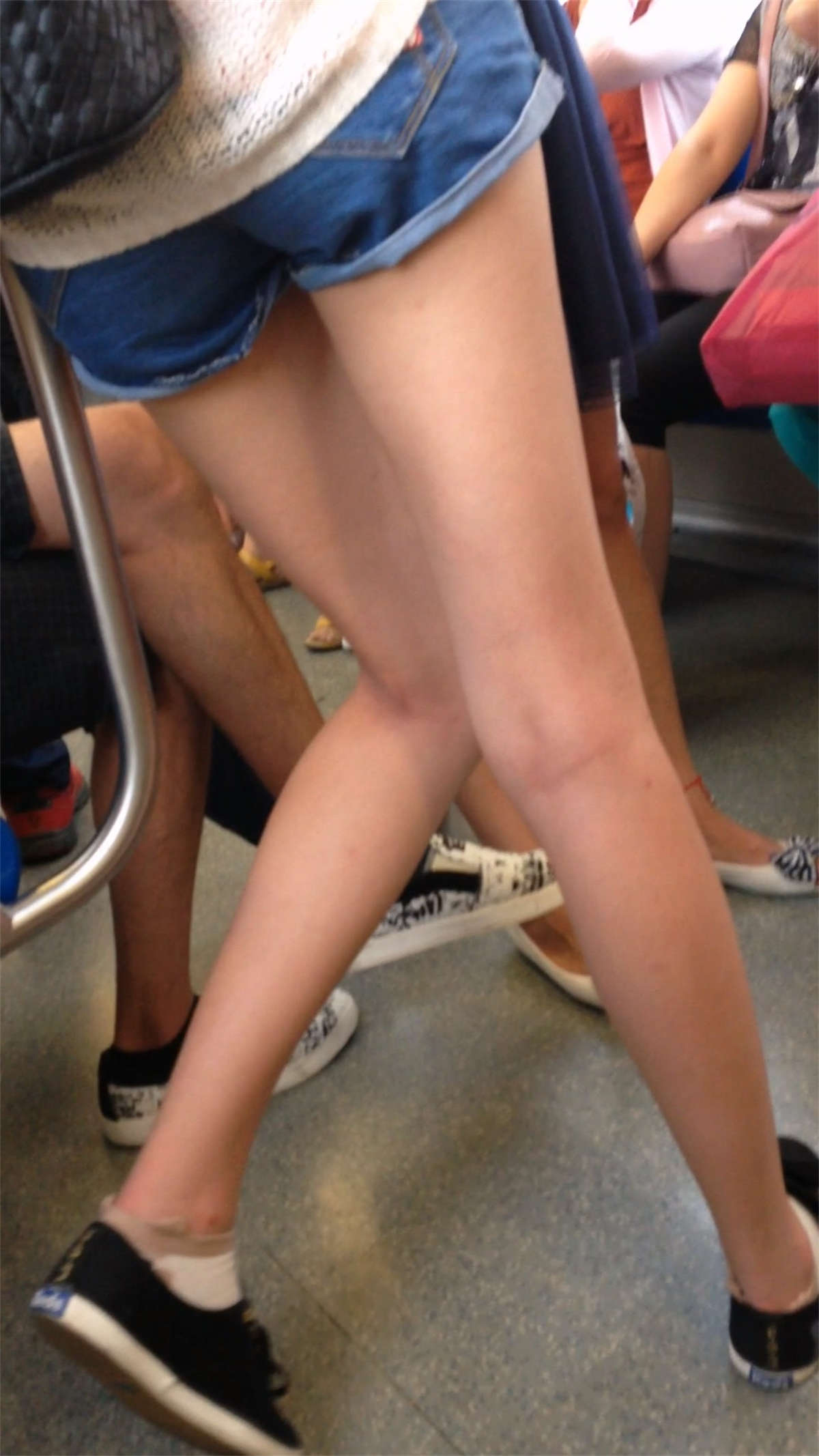 图片[2]-超白美腿-日更街拍