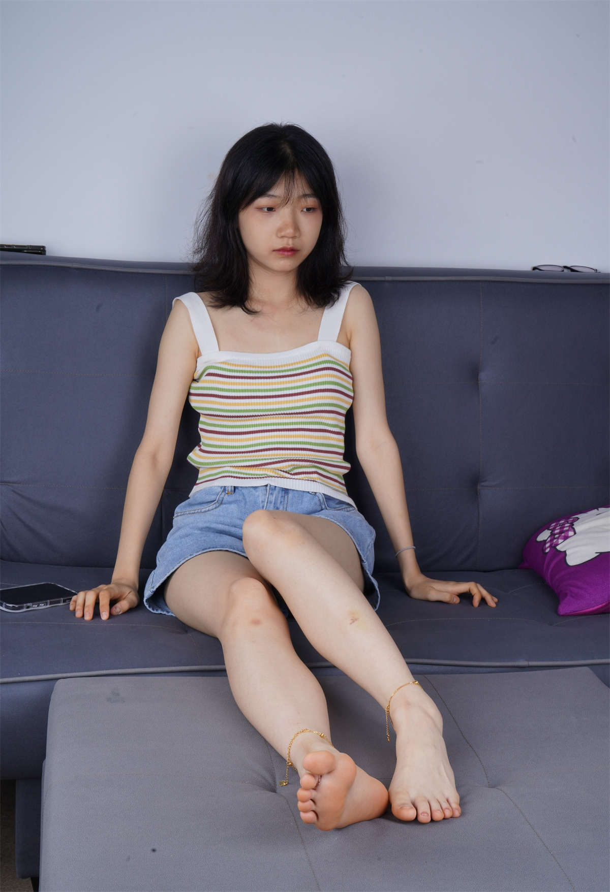 图片[2]-aapary摄影 No.150 小华脱掉高跟展示37码修长美脚-日更街拍