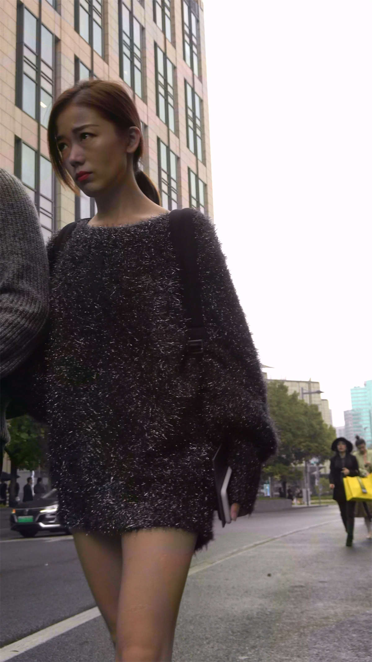 图片[2]-气质高雅的美腿高颜值美女-日更街拍