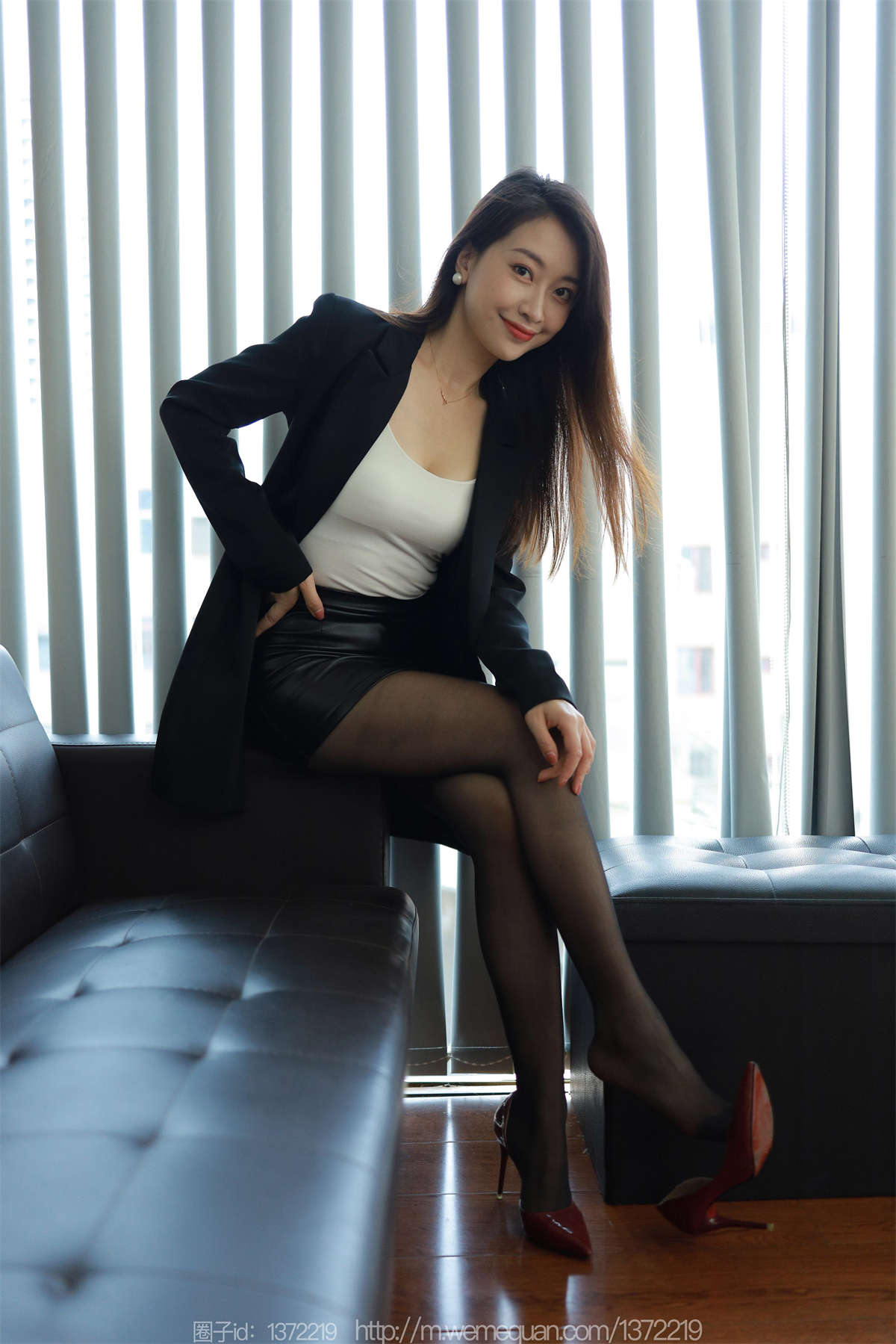 图片[2]-IESS异思趣向 2023.08.09 丝享家1502：小婕 风一样的女人-日更街拍