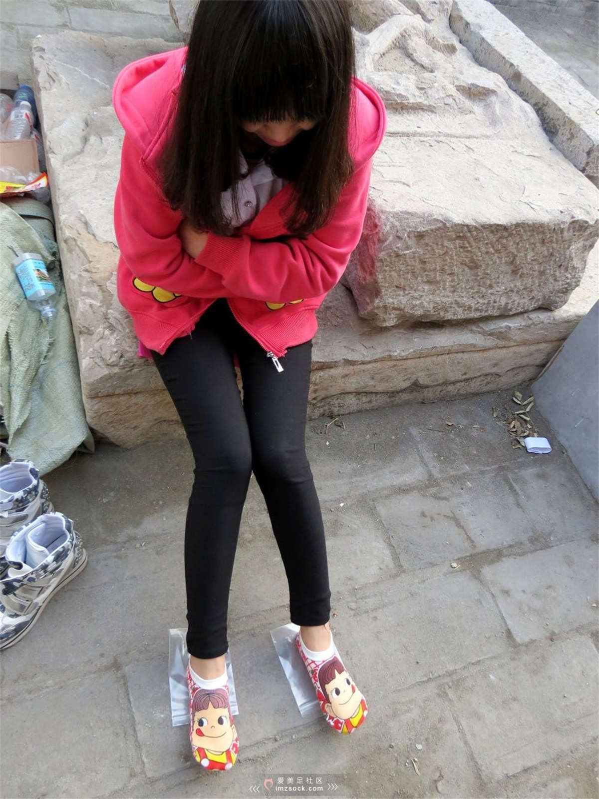 图片[2]-MZSOCK-2018 No.244 红衣女生打底裤棉袜脚 【第二季】-日更街拍