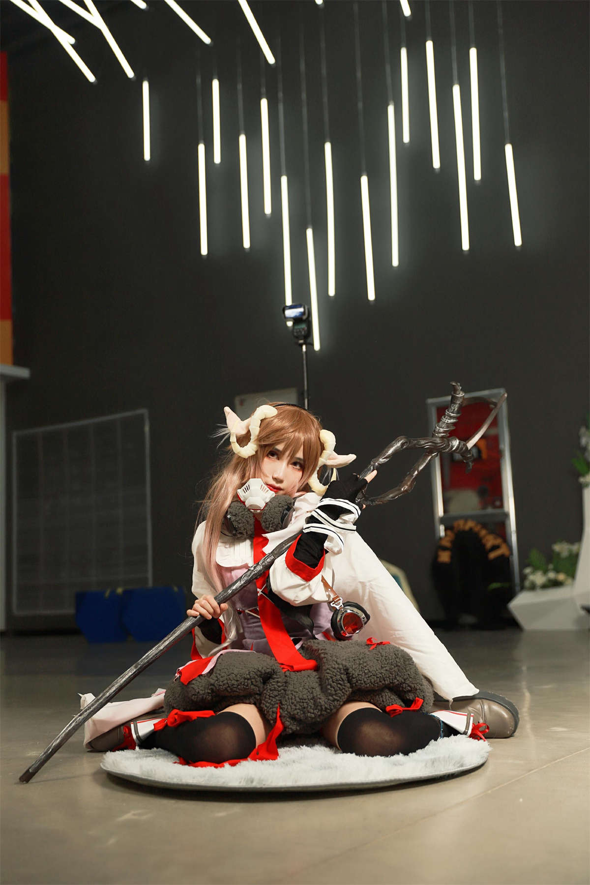 图片[2]-妖君白研 明日方舟COS漫展艾雅法拉场照-日更街拍
