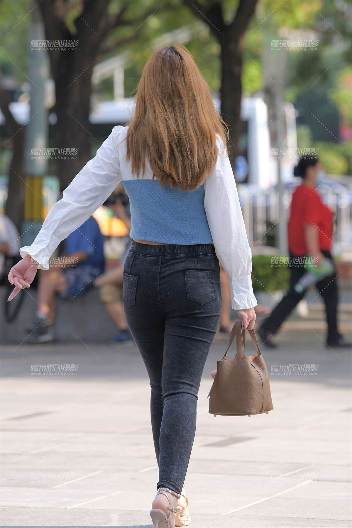 图片[2]-等车-日更街拍