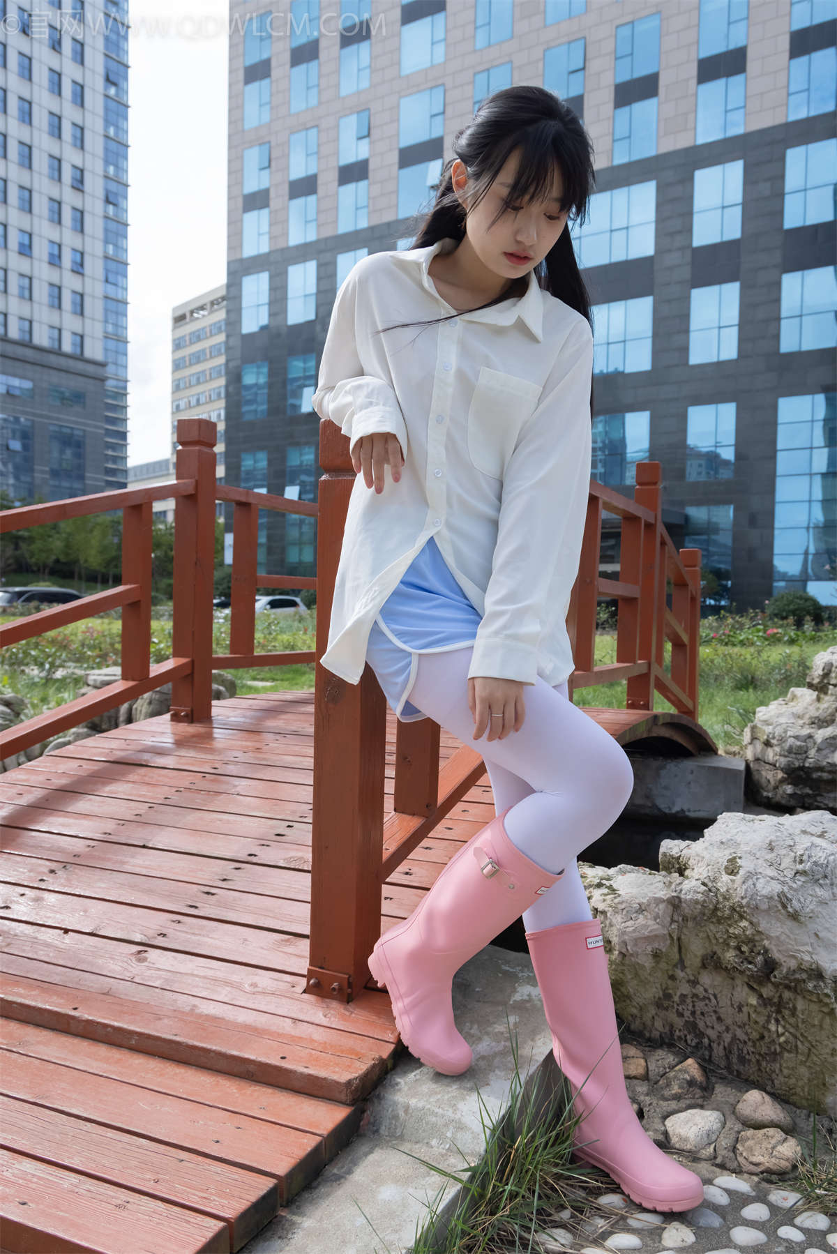 物恋传媒 NO.998 小敏-淡花香-日更街拍