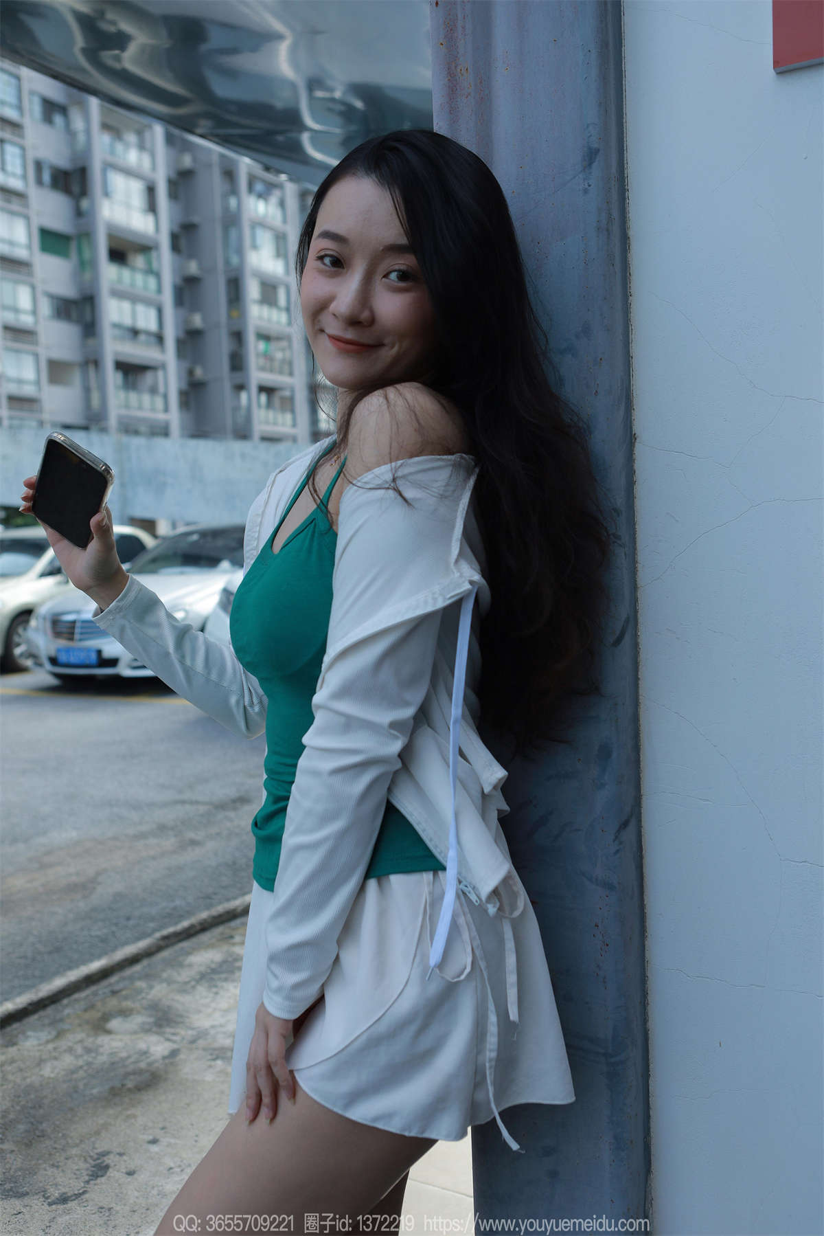 图片[2]-IESS异思趣向 2023.11.15 丝享家1586：秋秋 绿色挂脖-日更街拍