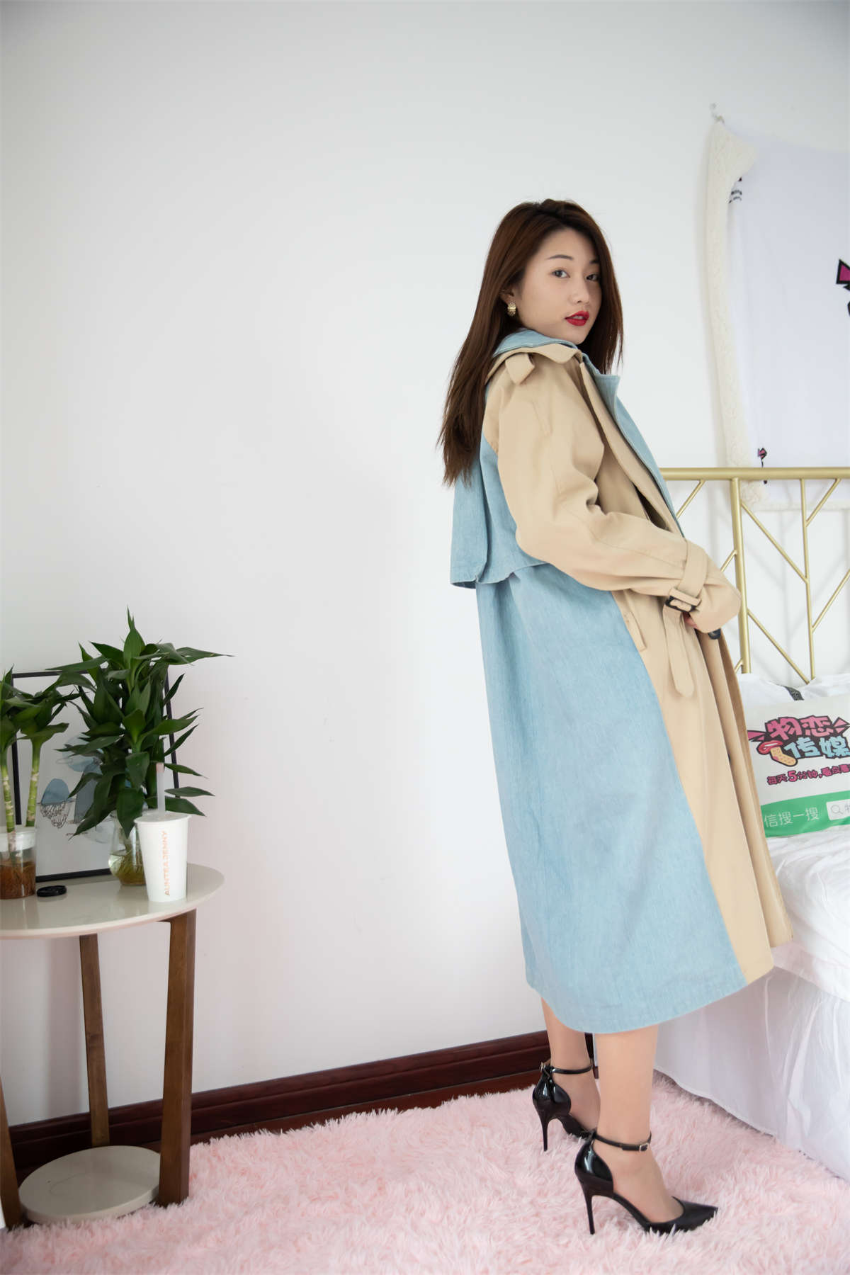 物恋传媒 NO.946期 言言-灯火阑珊-日更街拍