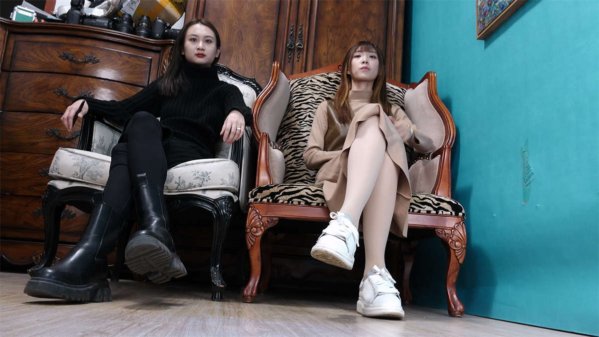 Sexy Asian Girls Feet Vol.076 小影&婷婷展示性感脚丫-日更街拍