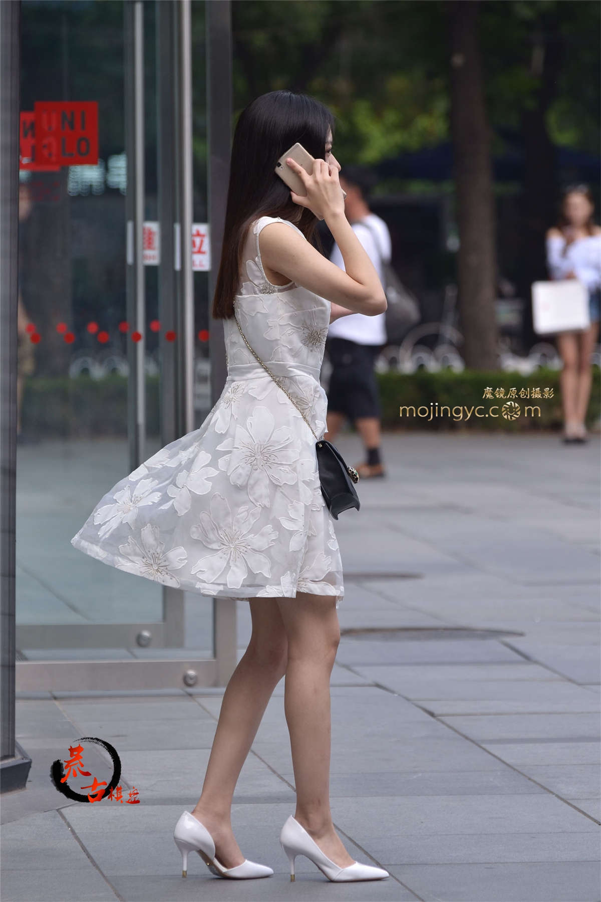 11-14白裙高跟-日更街拍