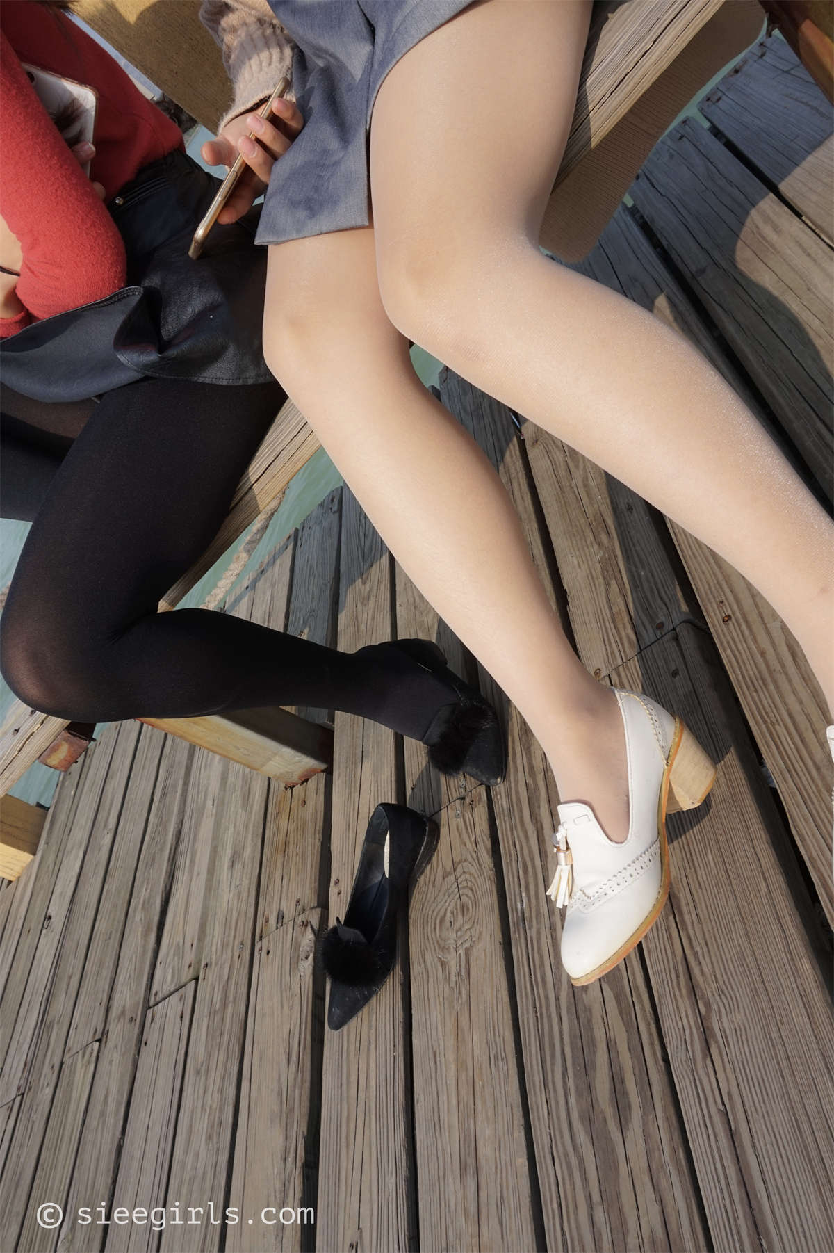 图片[2]-SIEE丝意新刊 NO.005 鱼鱼茹茹 颜色碰撞-日更街拍