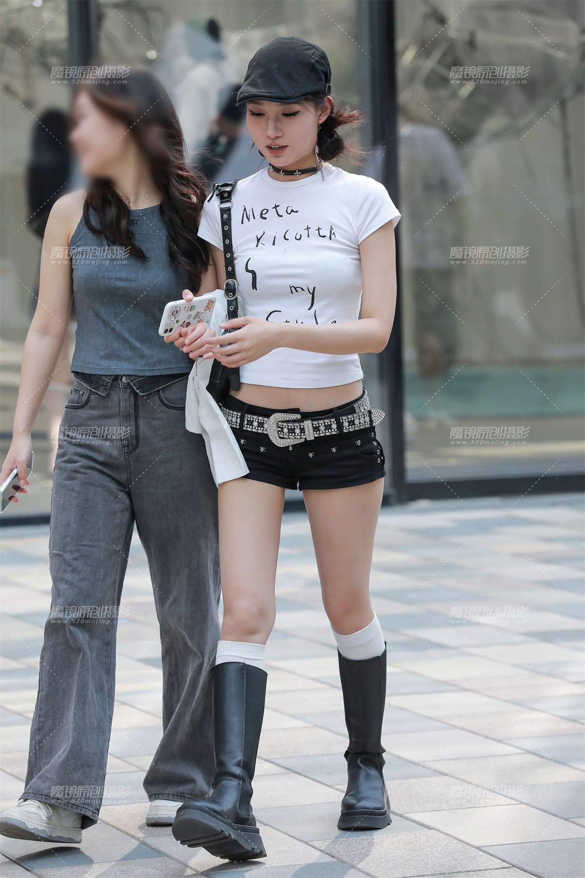 黑色热裤美女-日更街拍