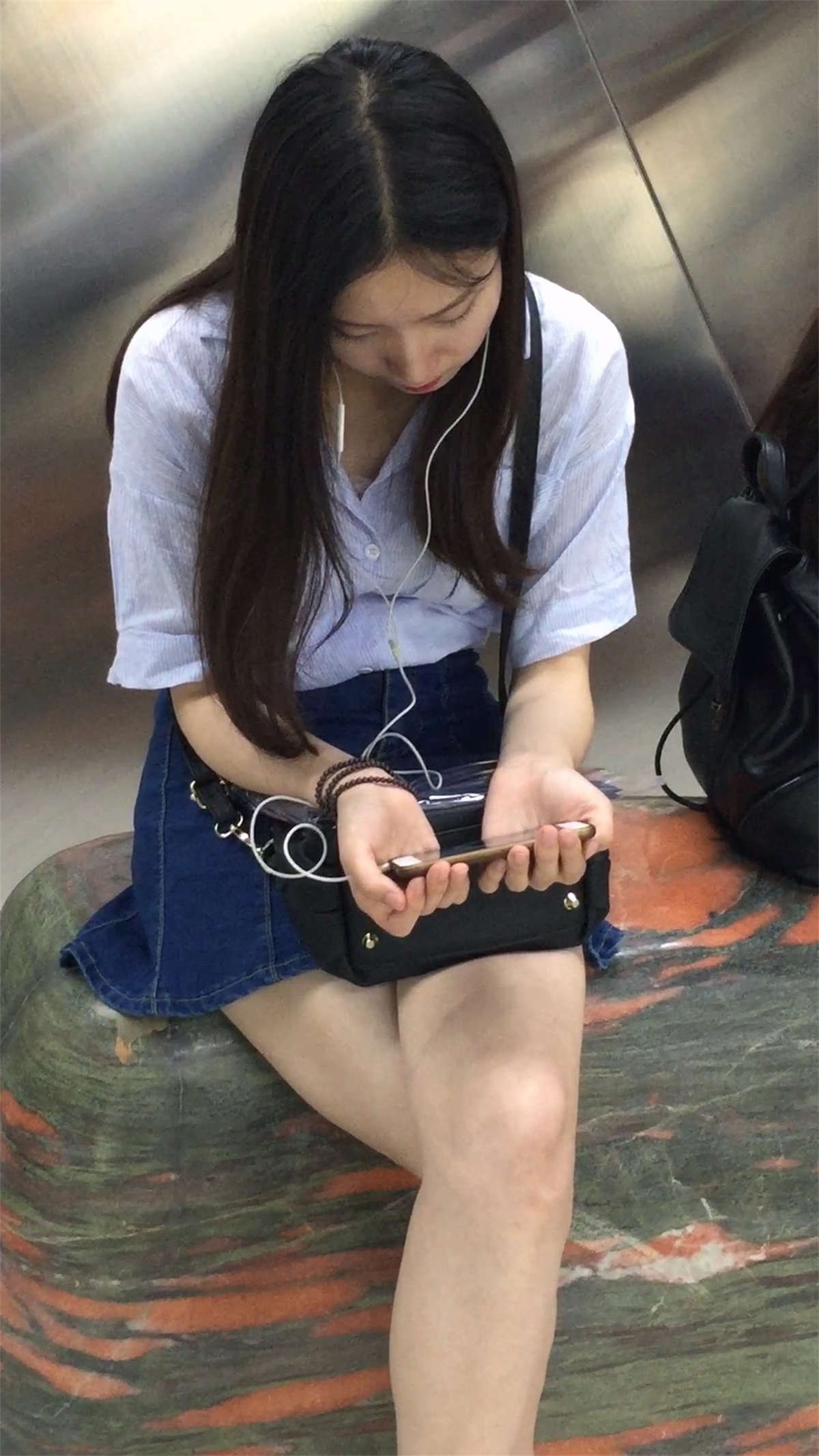 图片[2]-漂亮美腿MM-日更街拍