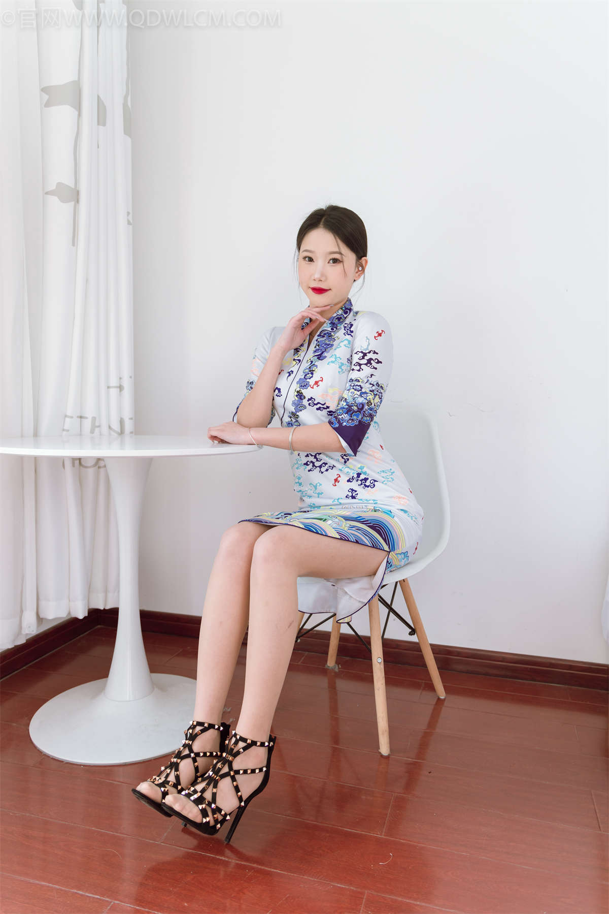 物恋传媒 NO.1153 小竹-知性-日更街拍