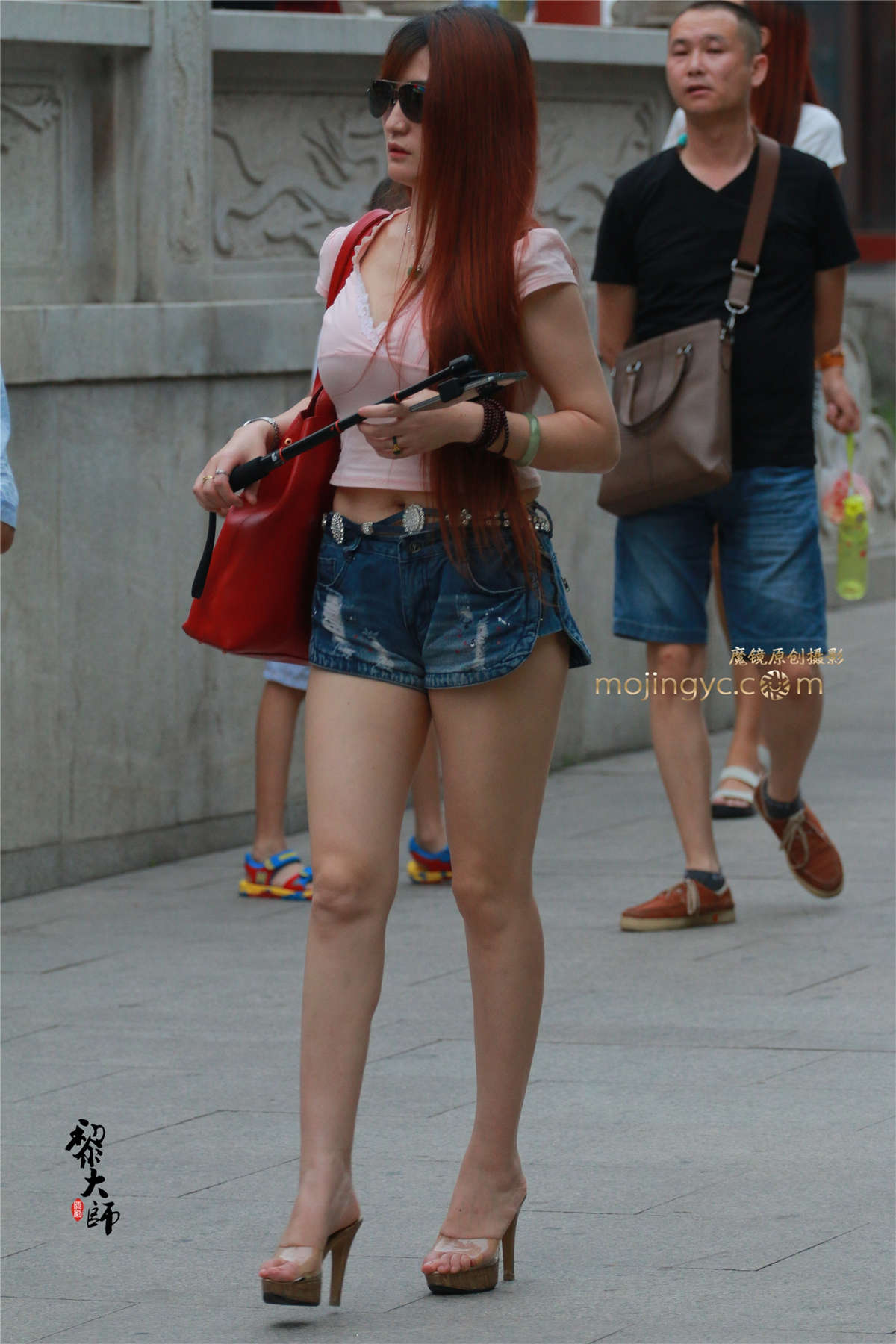 图片[2]-大长腿白又嫩，偶尔露出的腰和沟。-日更街拍