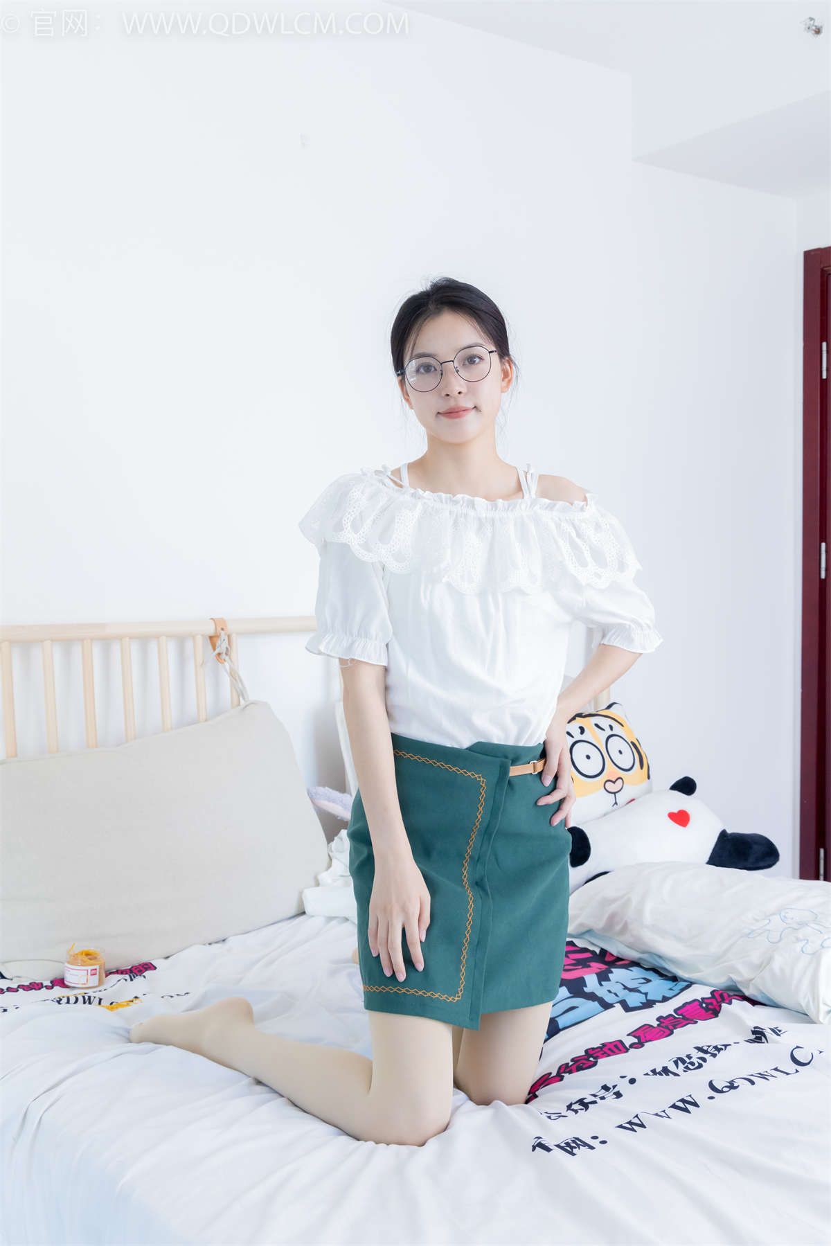 物恋传媒 NO.2157 茯苓-明亮而不刺眼-日更街拍