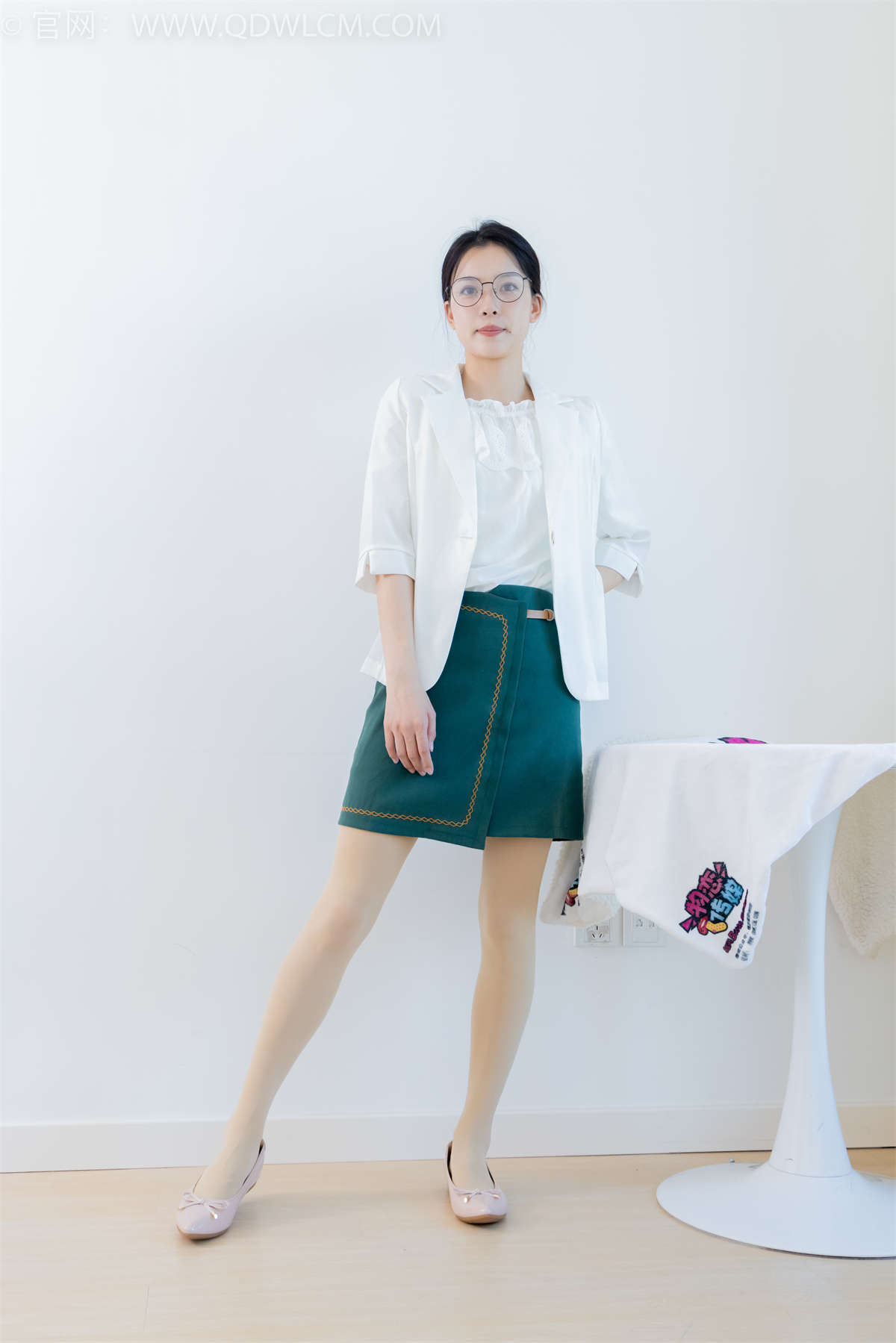 图片[2]-物恋传媒 NO.2157 茯苓-明亮而不刺眼-日更街拍