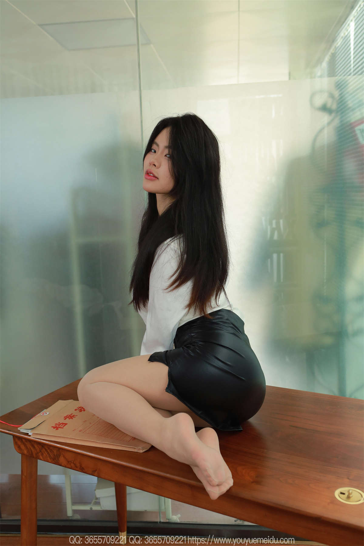 IESS异思趣向 2025.03.19 丝享家2005：兔兔 白色OL（下）-日更街拍