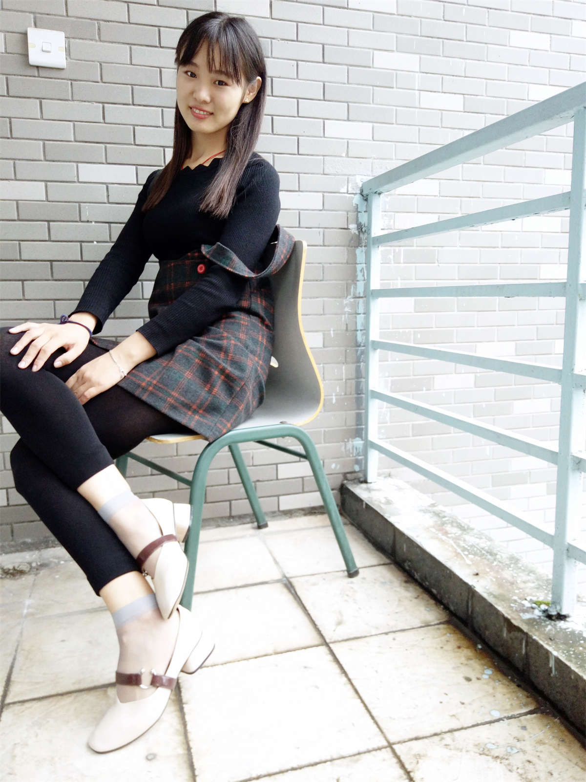 图片[2]-学妹校园寝室短丝系列001期 王丽君-日更街拍