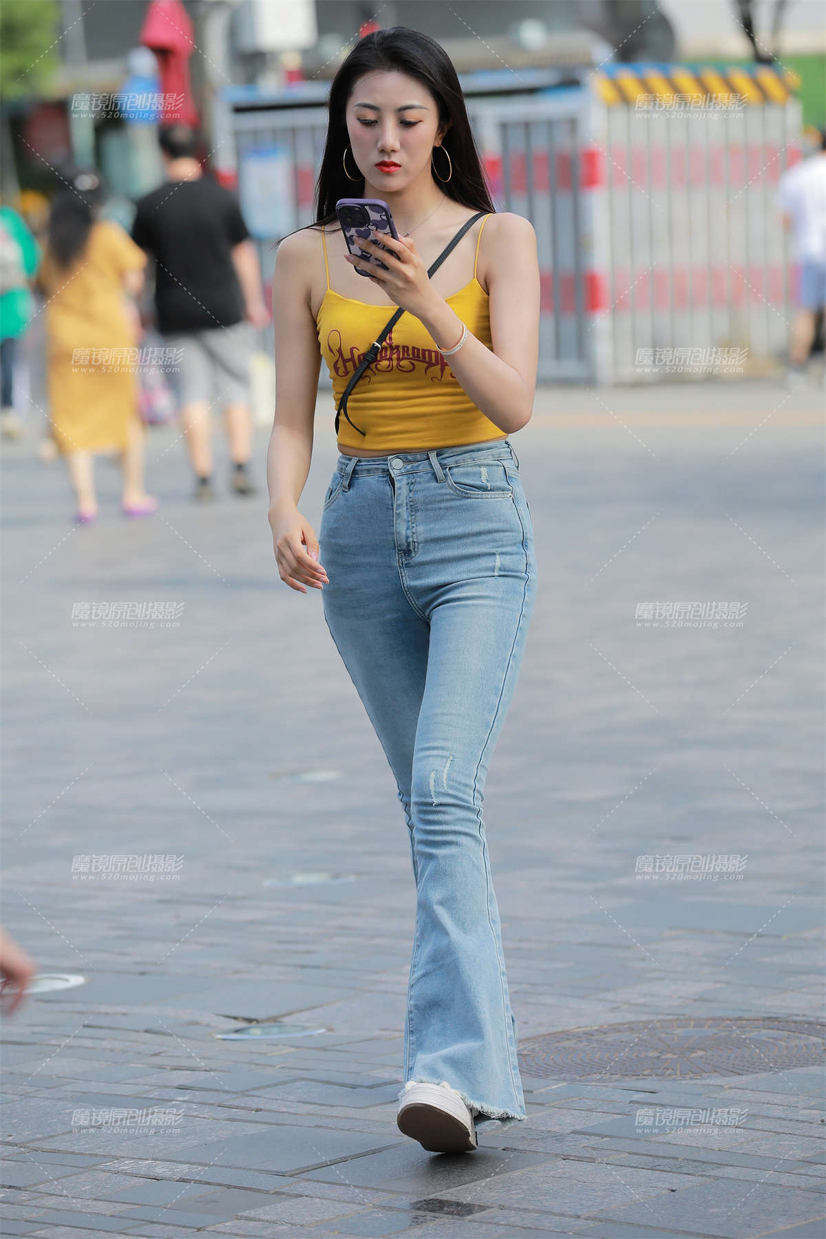 图片[2]-【玻璃街拍】LV美女-日更街拍