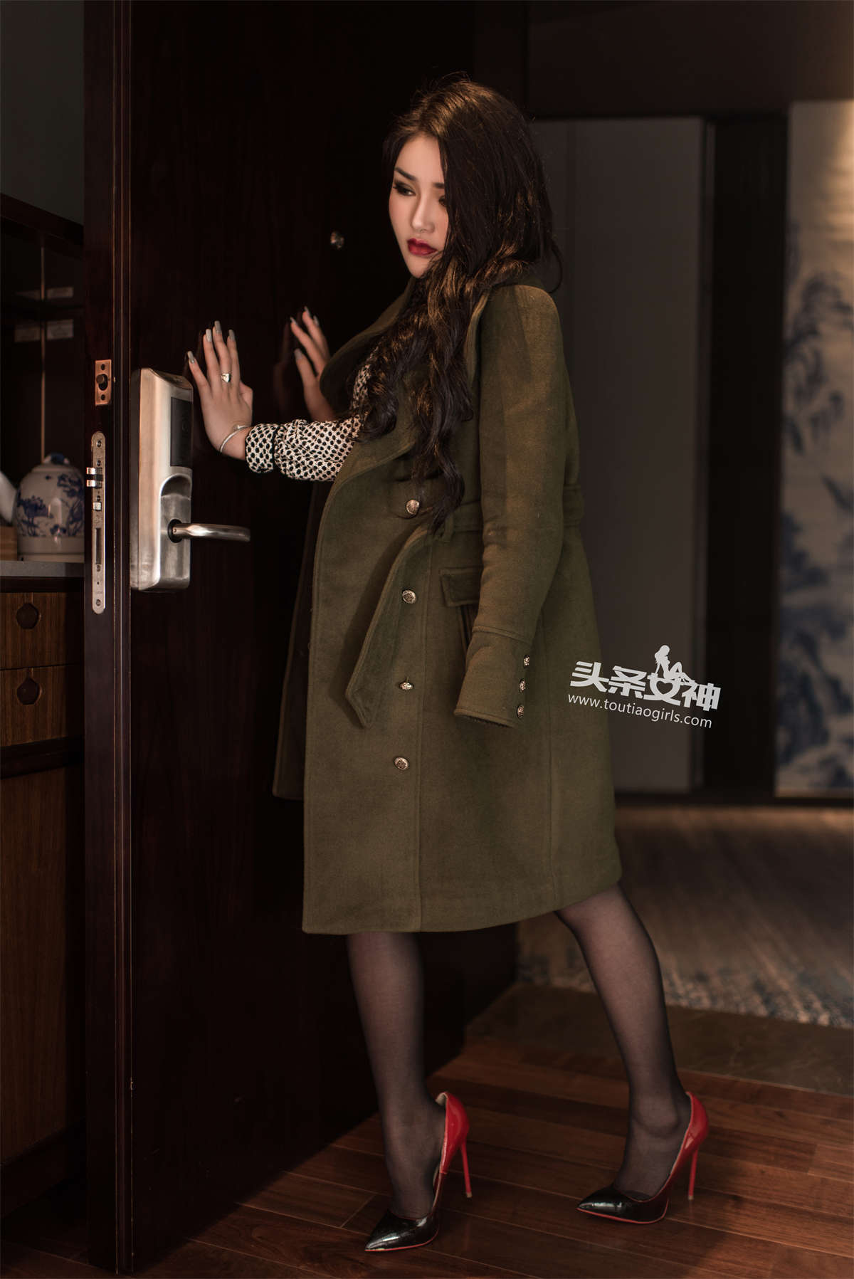 TouTiao头条女神 2017.02.15 陈宇曦 宿醉 等待的玫瑰插图1