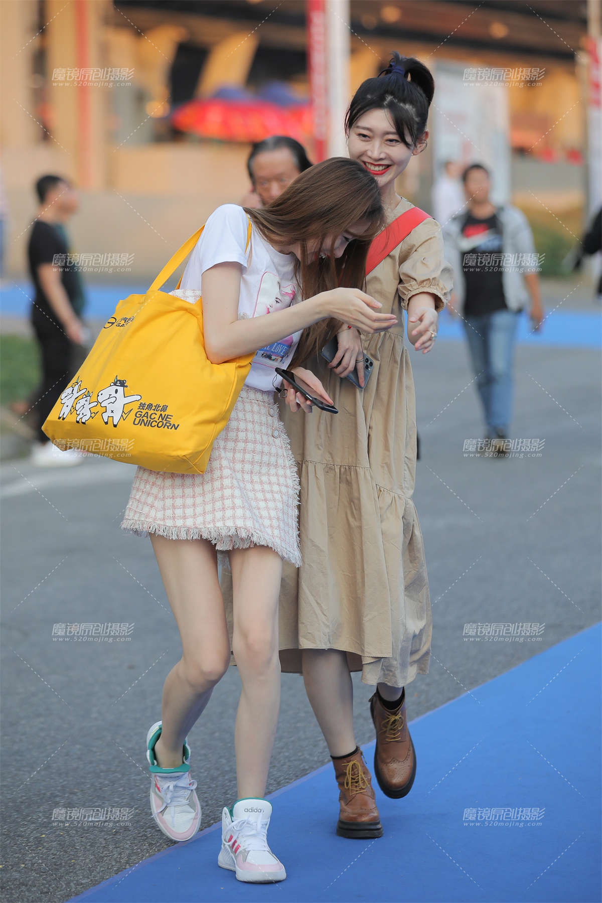 图片[2]-捕捉街头靓丽身影-日更街拍