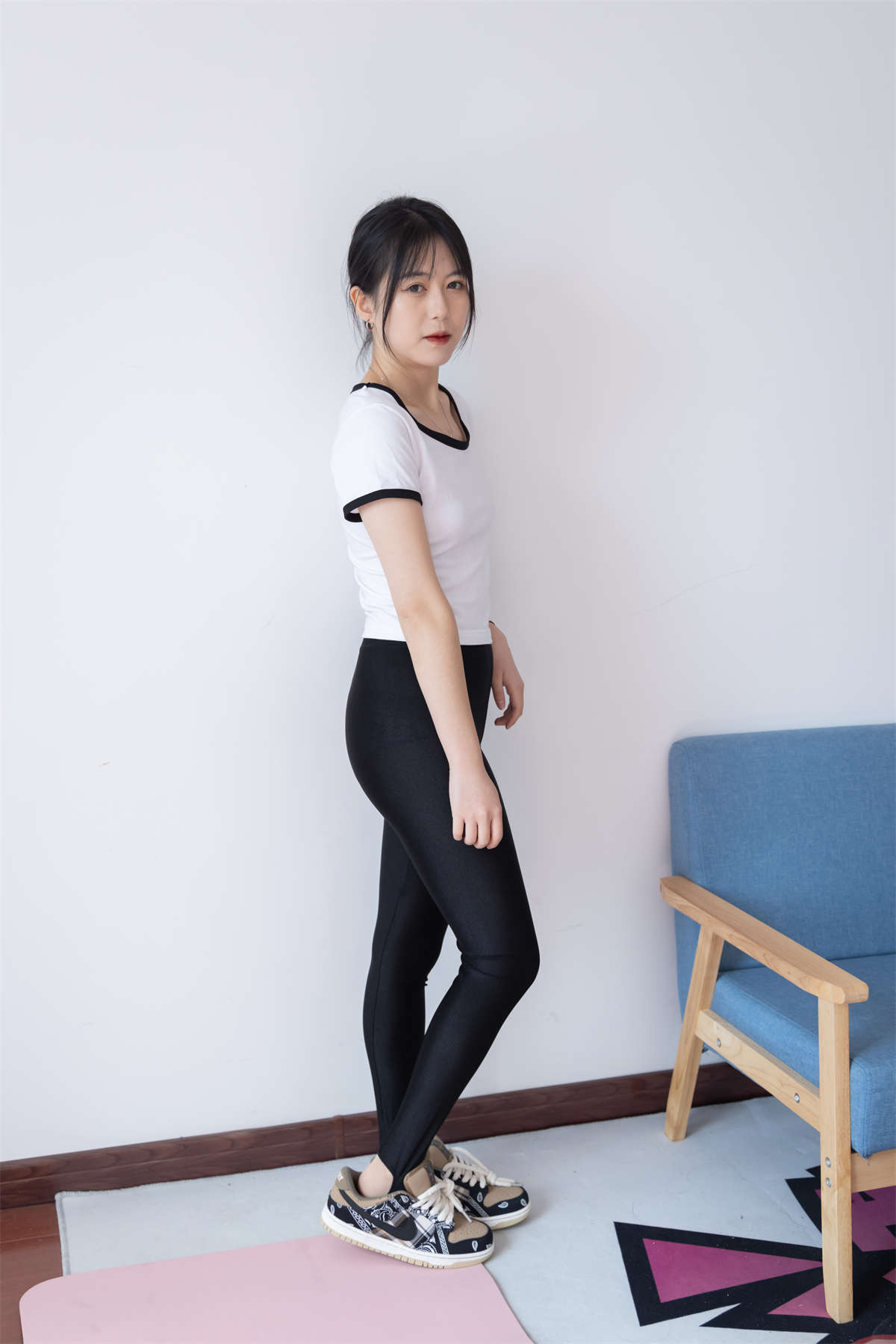 图片[2]-物恋传媒 NO.949期 冰冰-紫叶草-日更街拍