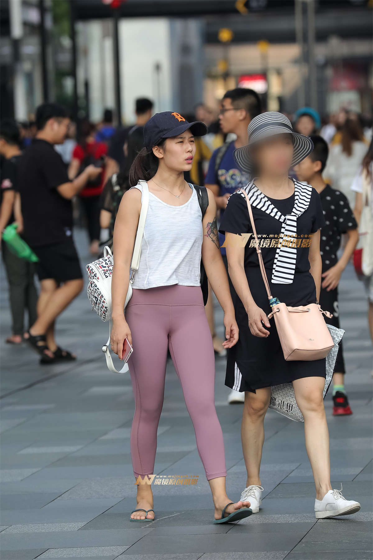 【凯恩赛帖】粉紧瑜伽裤-日更街拍