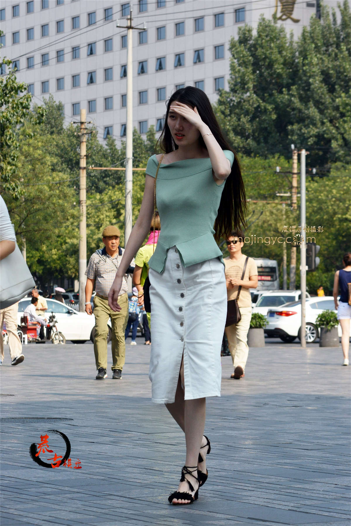 图片[2]-9-23 紧身蓝色上衣-日更街拍