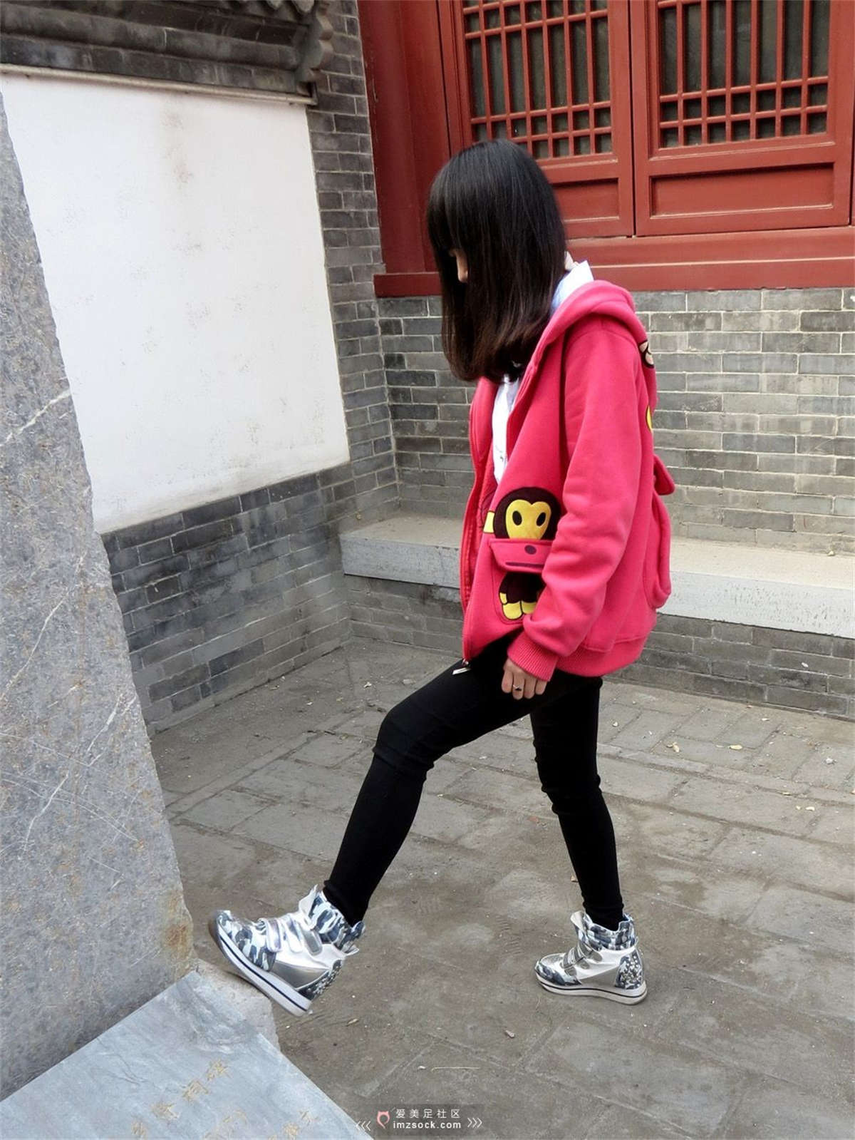 图片[2]-MZSOCK-2018 No.251 红衣女生打底裤棉袜脚 【第三季】-日更街拍