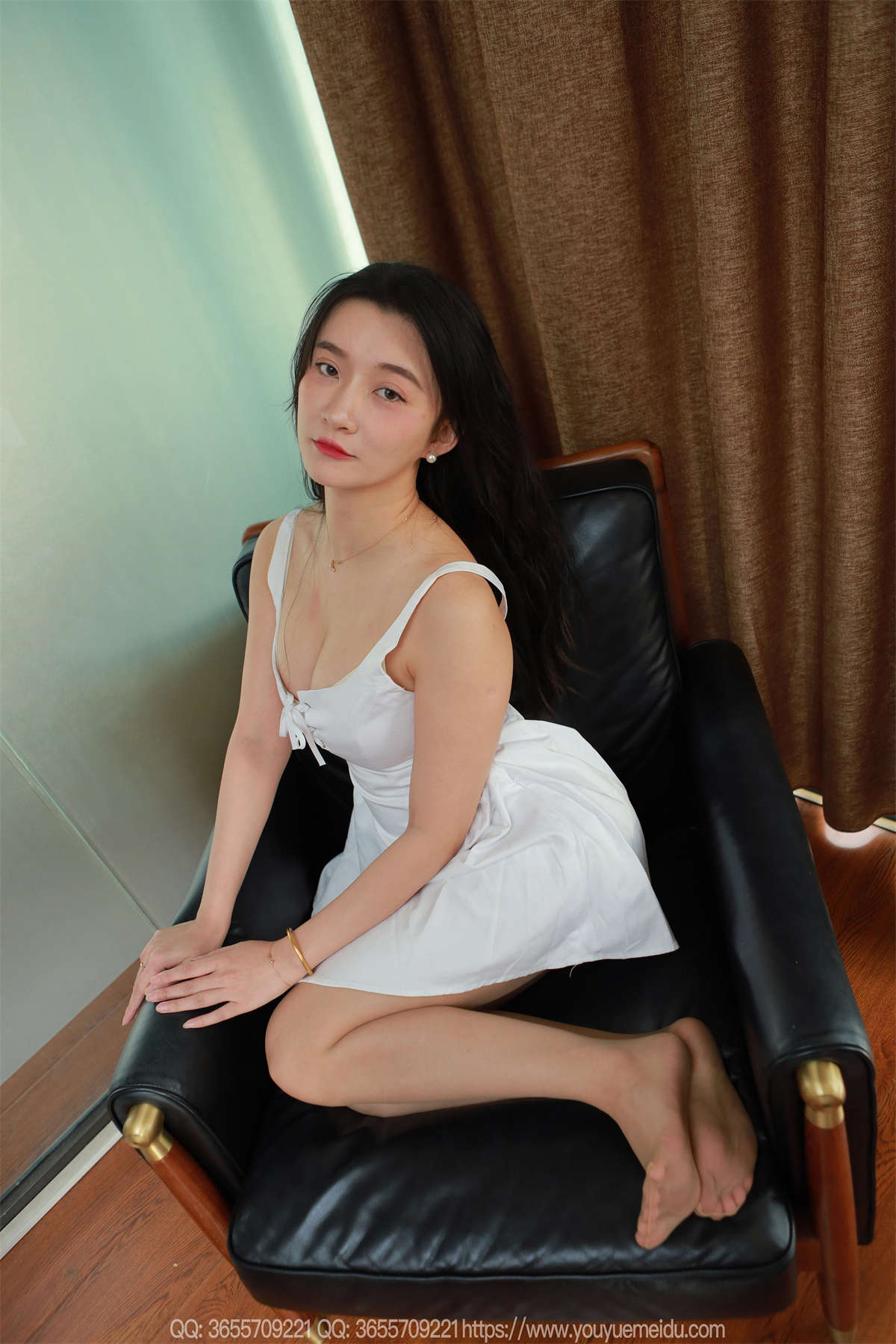 IESS异思趣向 2025.03.21 丝享家2007：秋秋 低胸白色裙（下）-日更街拍