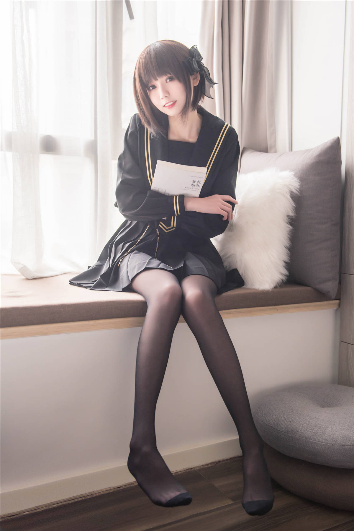 动漫Cos博主-你的负卿No.04 窗台制服-日更街拍