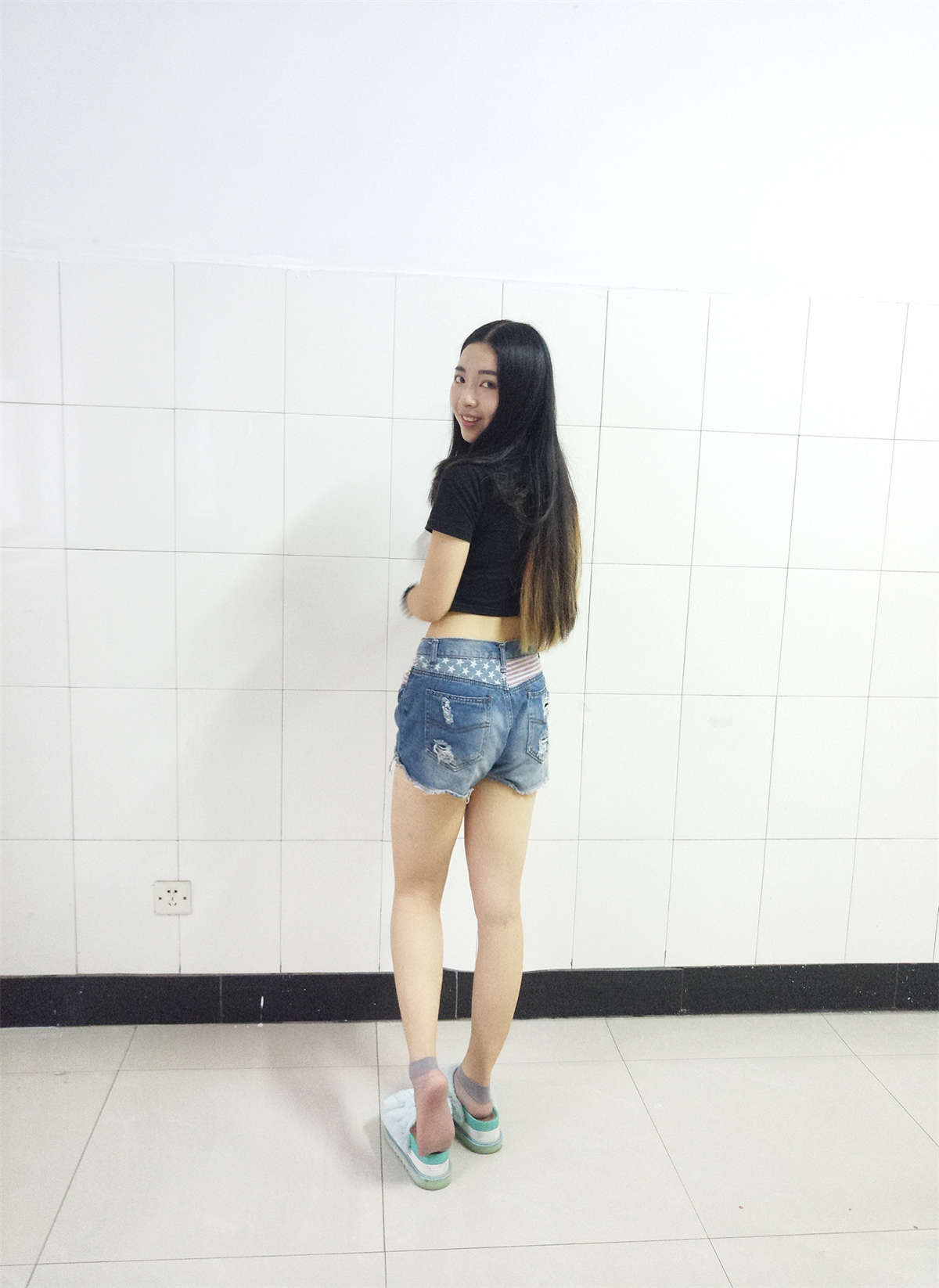 图片[2]-学妹校园寝室短丝系列002期 张梦想-日更街拍