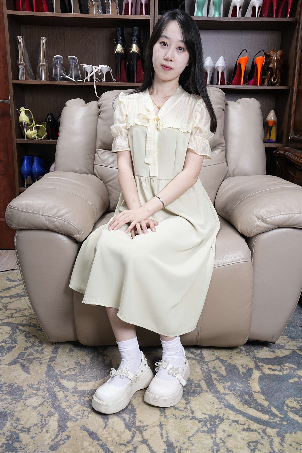 Sexy Asian Girls Feet No.037 小女生婉婉的性感的35码小脚丫-日更街拍