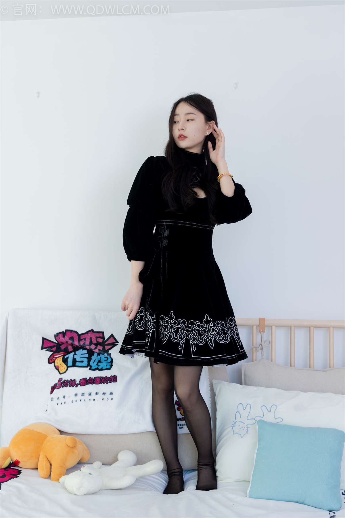 物恋传媒 NO.1844 美兔-有些答案不必等-日更街拍