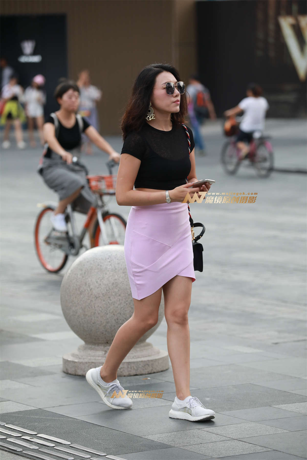 【凯恩赛帖】粉裙包臀少妇-日更街拍