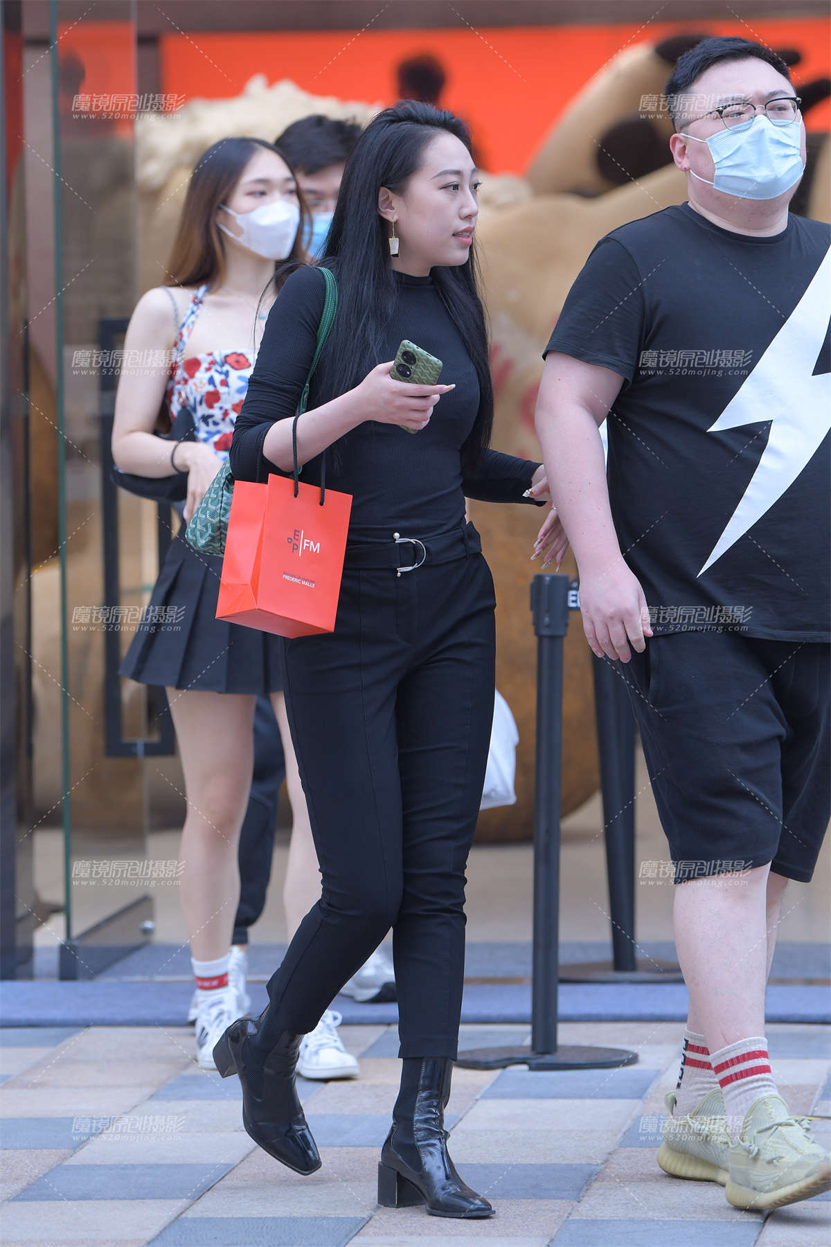 干练黑裤-日更街拍