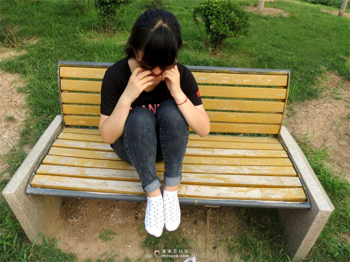 MZSOCK-2018 No.253 一个喜欢自拍的小萝莉小白鞋棉袜【第二季】-日更街拍