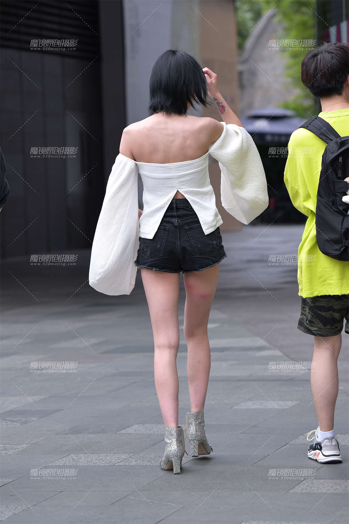 图片[2]-【视觉冲击赛贴】纤细美腿，热裤女友-日更街拍