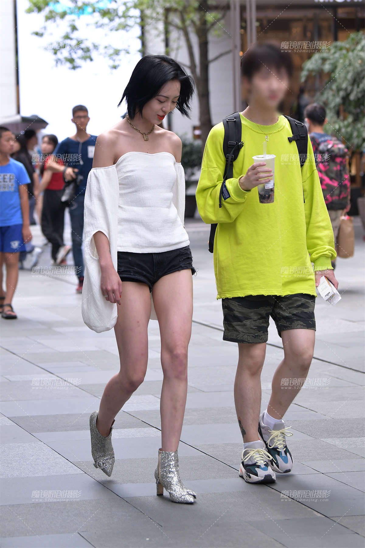 【视觉冲击赛贴】纤细美腿，热裤女友-日更街拍