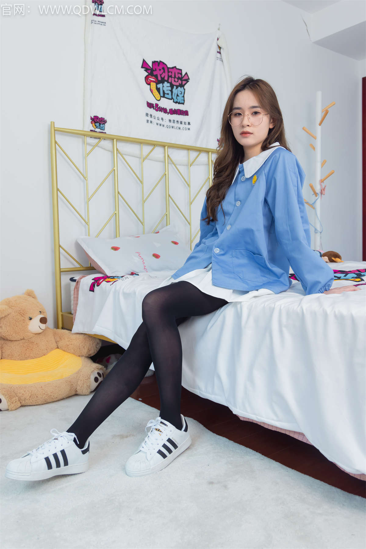 物恋传媒 NO.1273 草莓-醒不来的梦-日更街拍