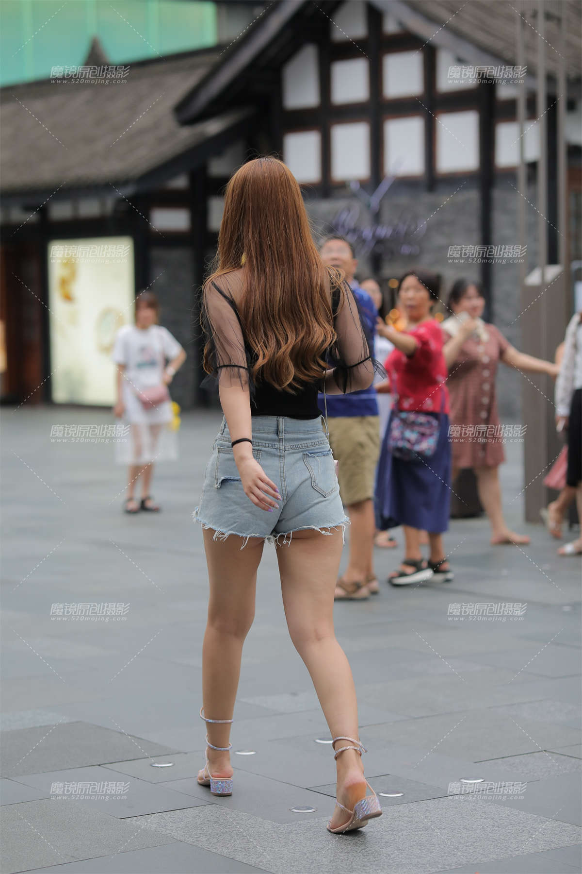 图片[2]-热裤美眉-日更街拍