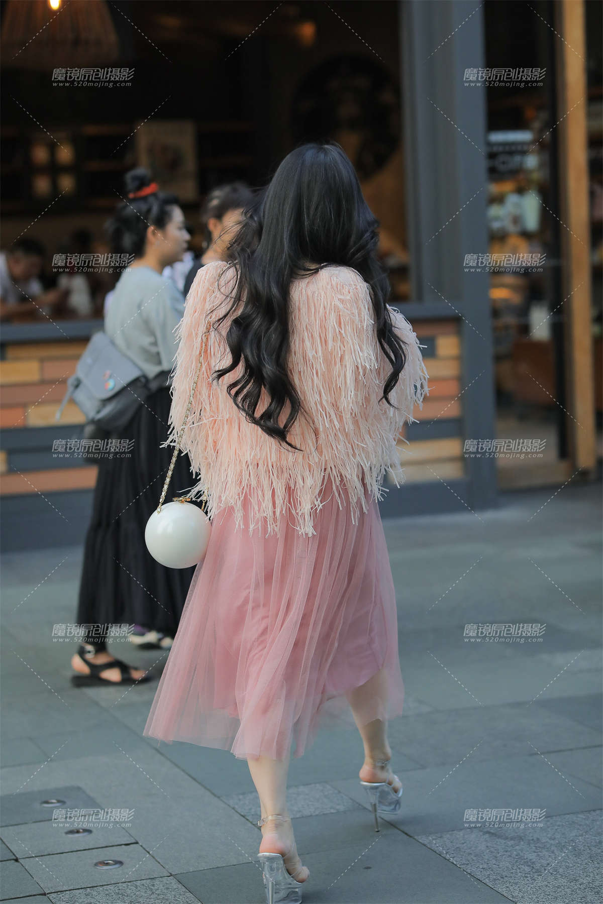 图片[2]-【凯恩赛贴】适合的穿着让你的美绽放光芒-日更街拍