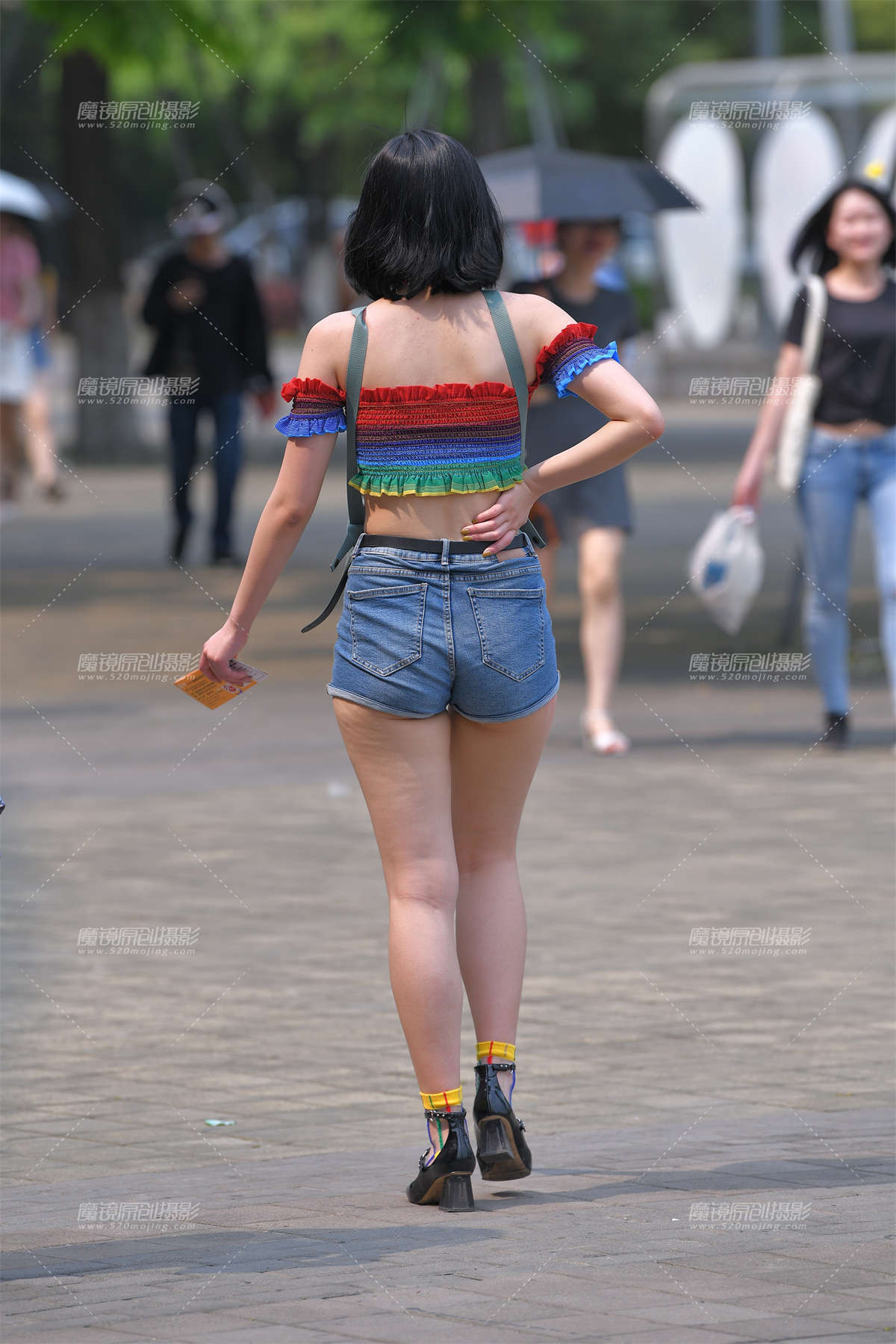 图片[2]-【视觉冲击赛贴】这么热，还穿这么紧-日更街拍