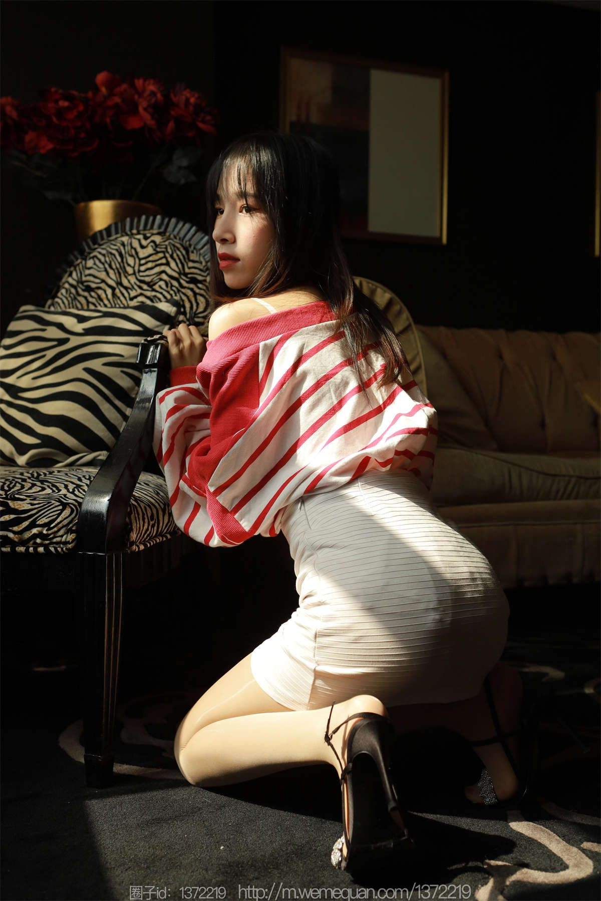 IESS异思趣向 2023.02.22 丝享家1369：美子 藏在光影里-日更街拍