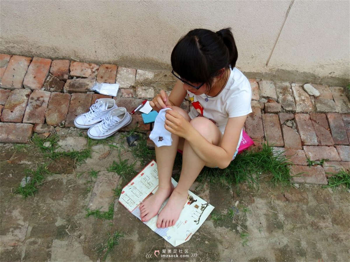 MZSOCK-2018 No.257 大白腿白棉袜超嫩热裤少女 【第一季】-日更街拍