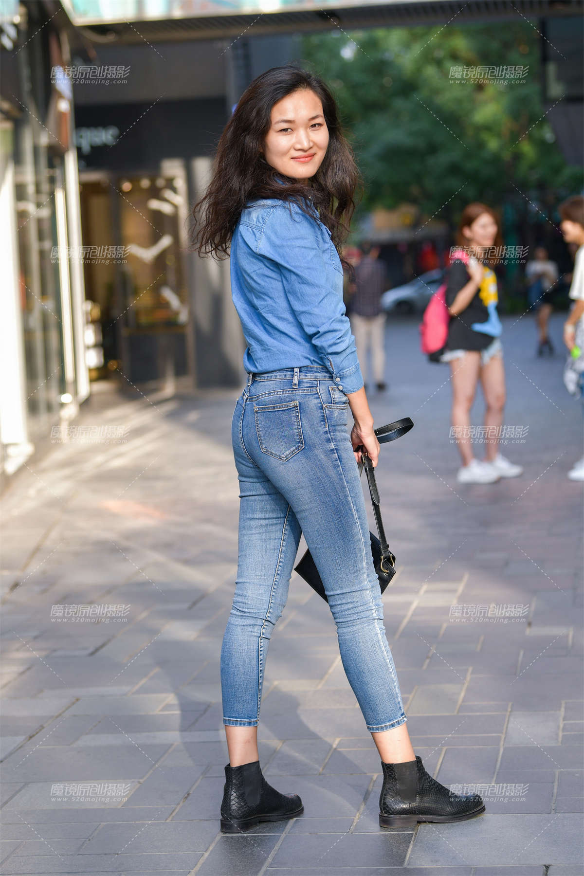 图片[2]-仔裤女青年-日更街拍